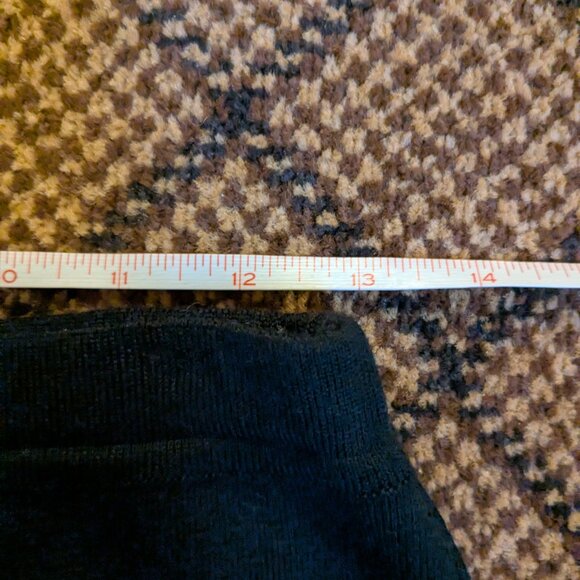 Elegant Black Pencil Skirt - Picture 7 of 8